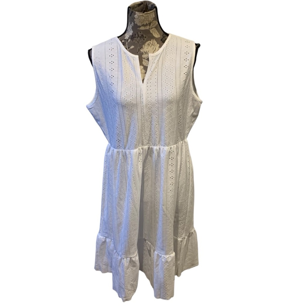 BEACHSISSI White Eyelet V Neck Dress size XL